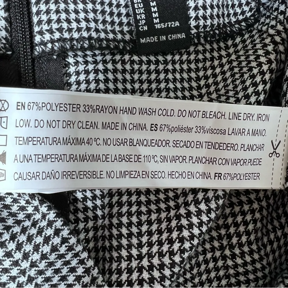 Forever 21 Black and White Houndstooth Print Ruffle Mini Skirt - Image 8