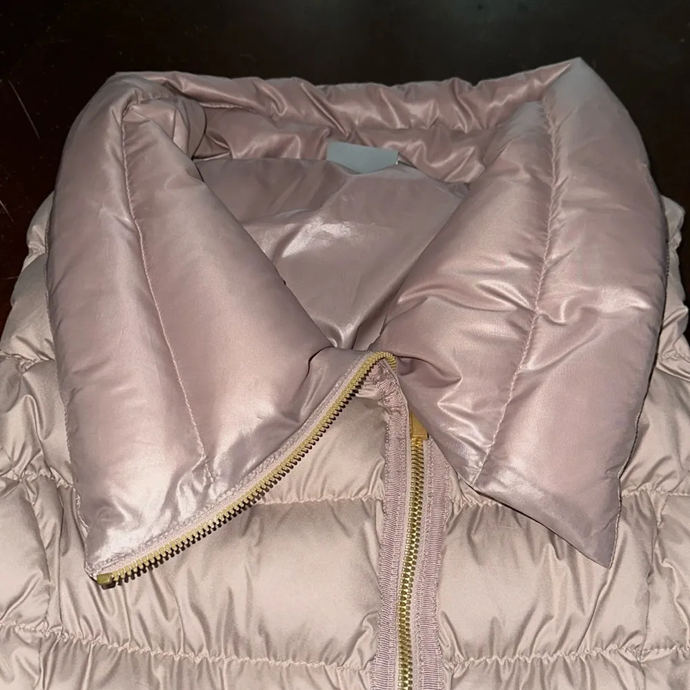 Athleta brand puffy vest, medium, blush pink, excellent condition - Image 3