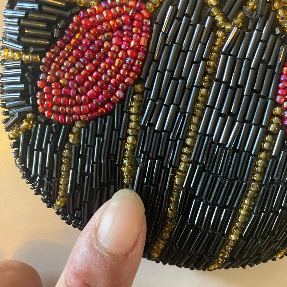 Vintage Black Red Beaded Coastal Pinup Rockabilly Preppy Zip Top Coin Pu… - Image 3