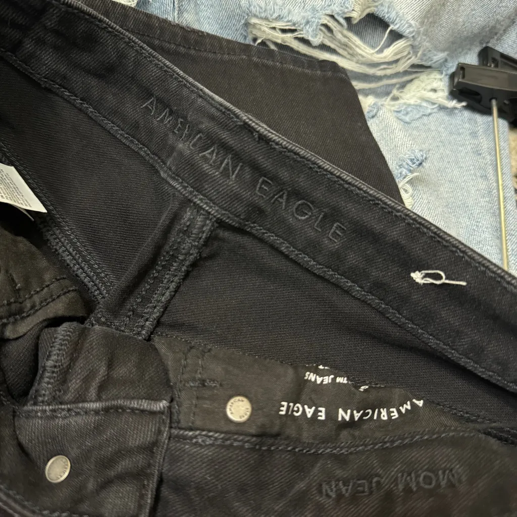 American Eagle High Rise Destroyed Black Ripped Mom Jean Crop size 6 Long Tall - Image 7