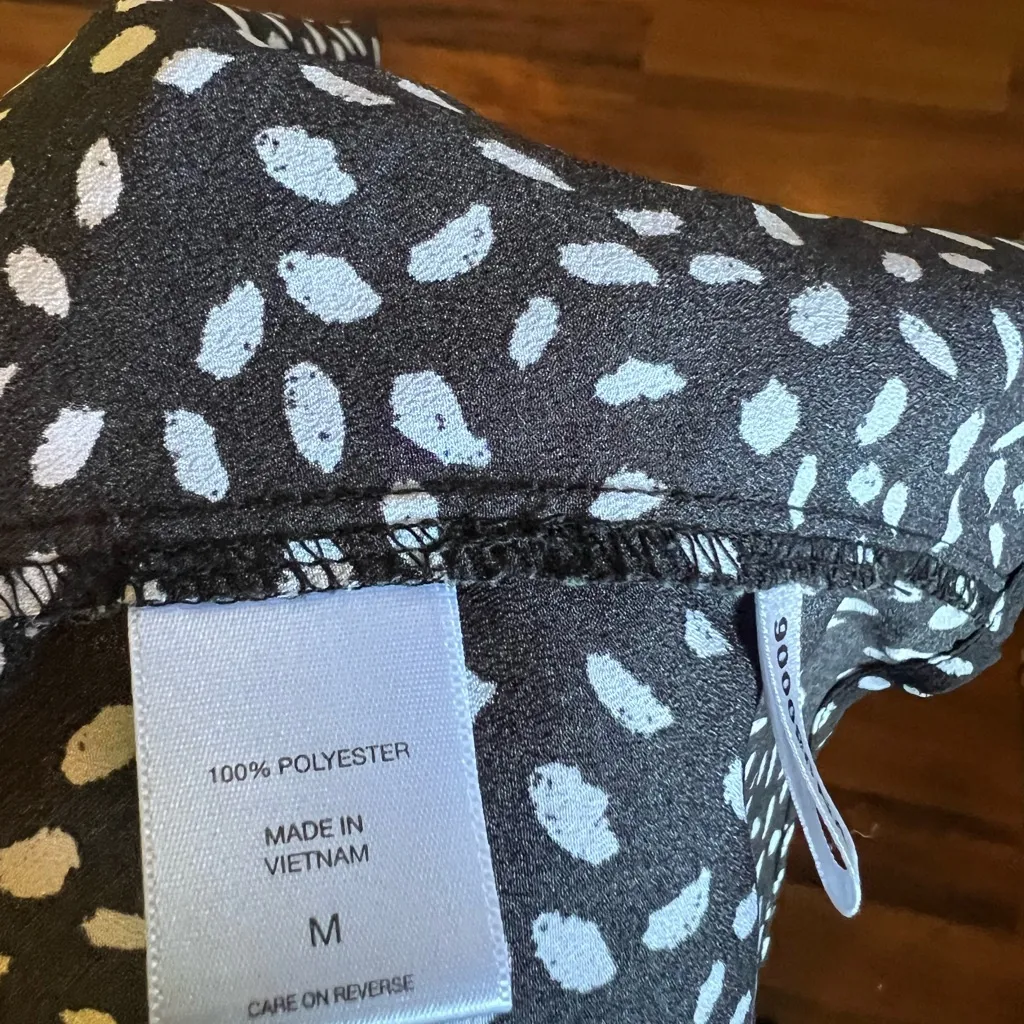 New York & Company Black and White Patterned Blouse - Image 9