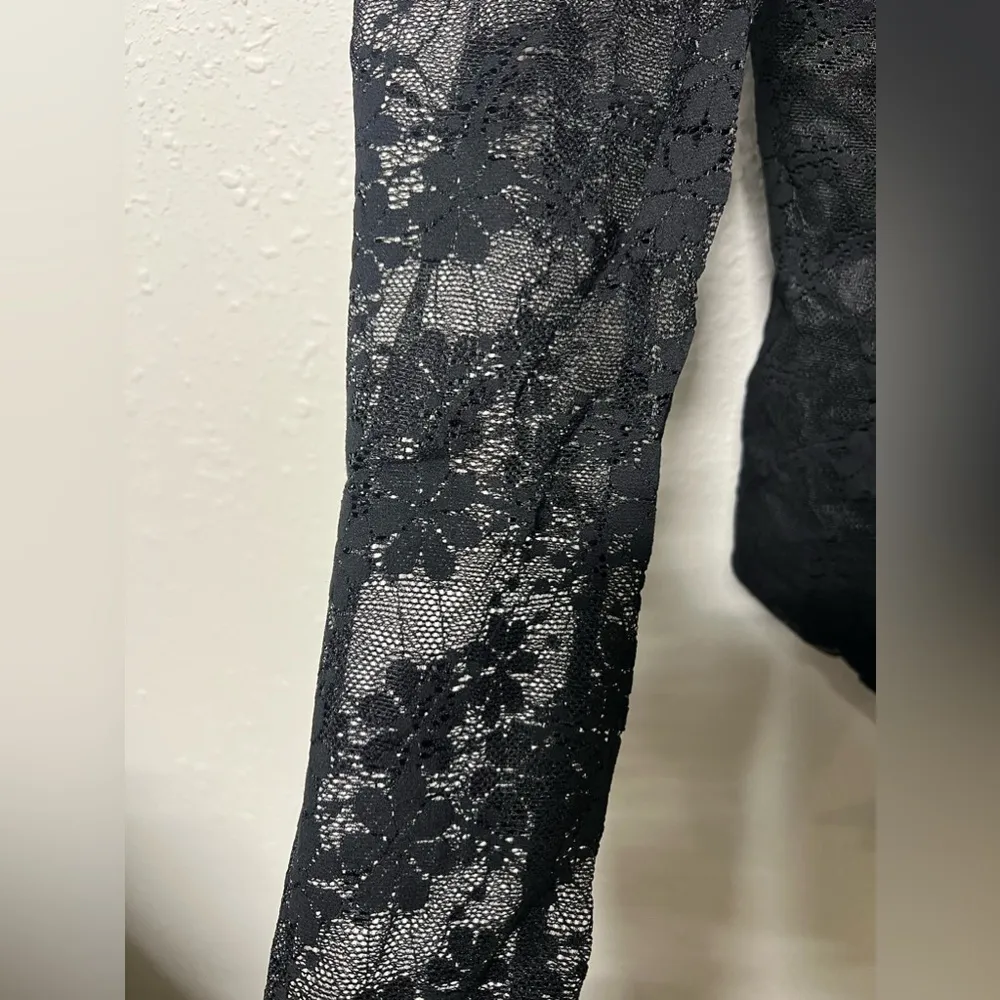 New with Tags Lulus Black Lace Bodysuit Long Sleeve Plunging Neckline Intimate - Image 5