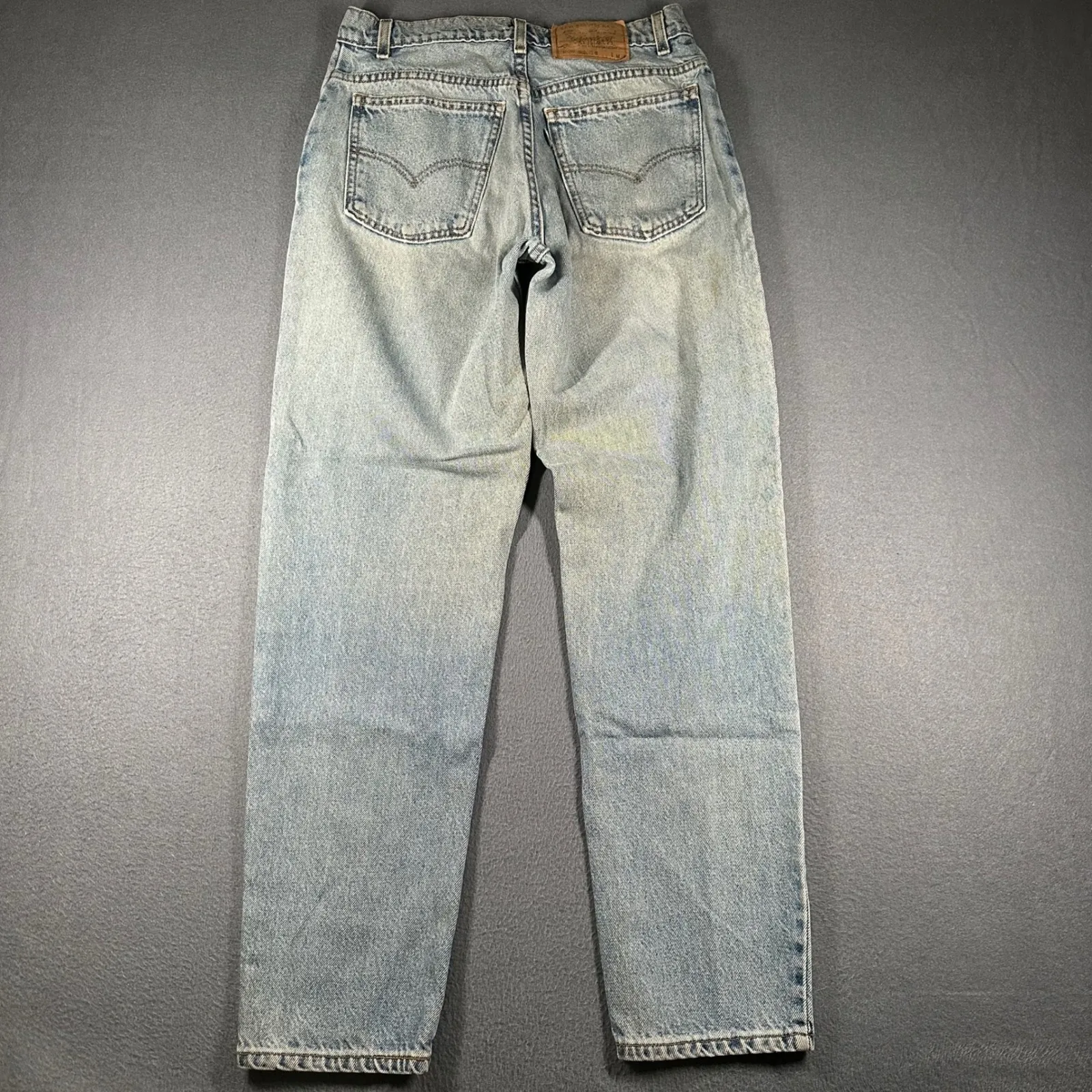 Vtg Levis 950 Relaxed Fit Tapered Leg Jeans Womens 11 JR Light Wash Stained - Image 12