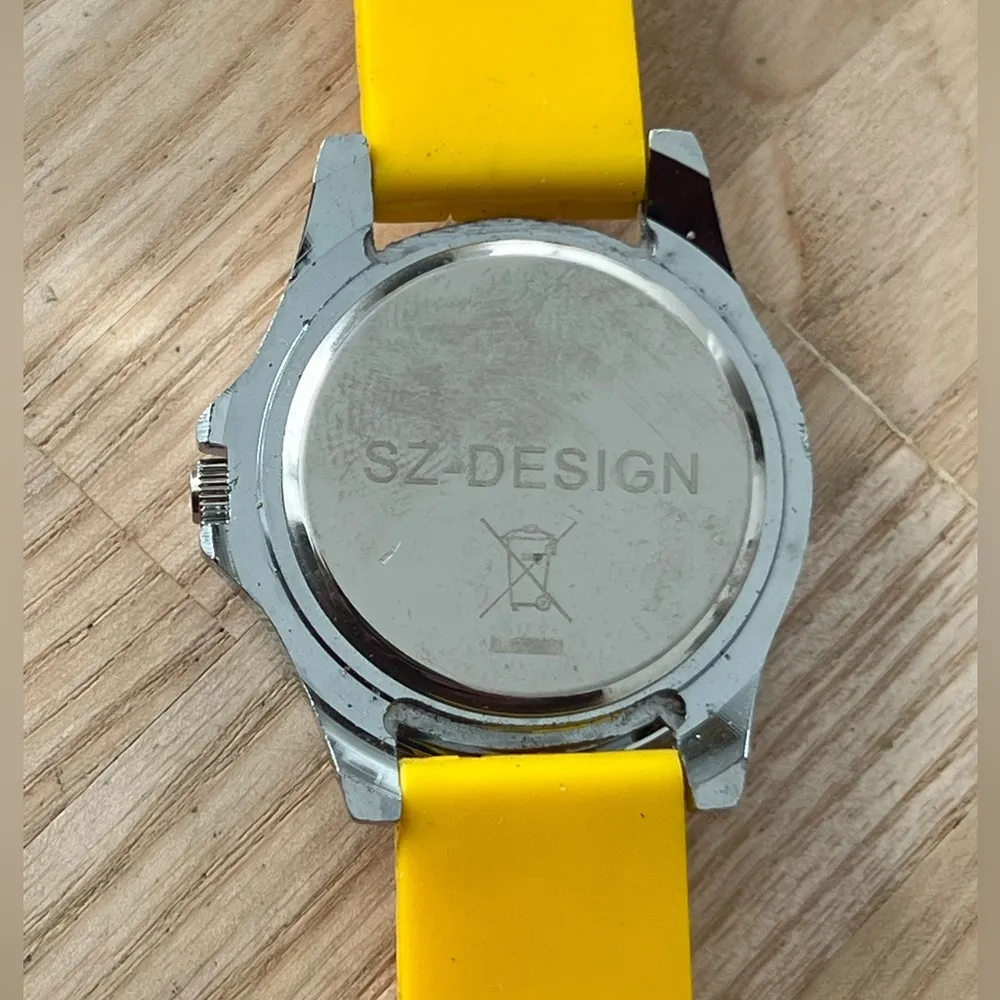 Fashion Watch SZ Design Brand Yellow - Image 6