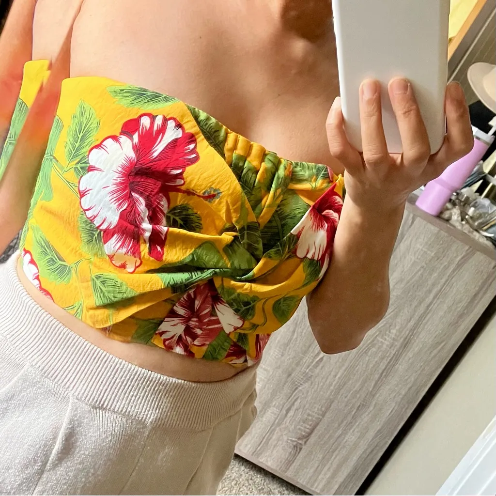 Miss Avenue tropical crop top - Image 3