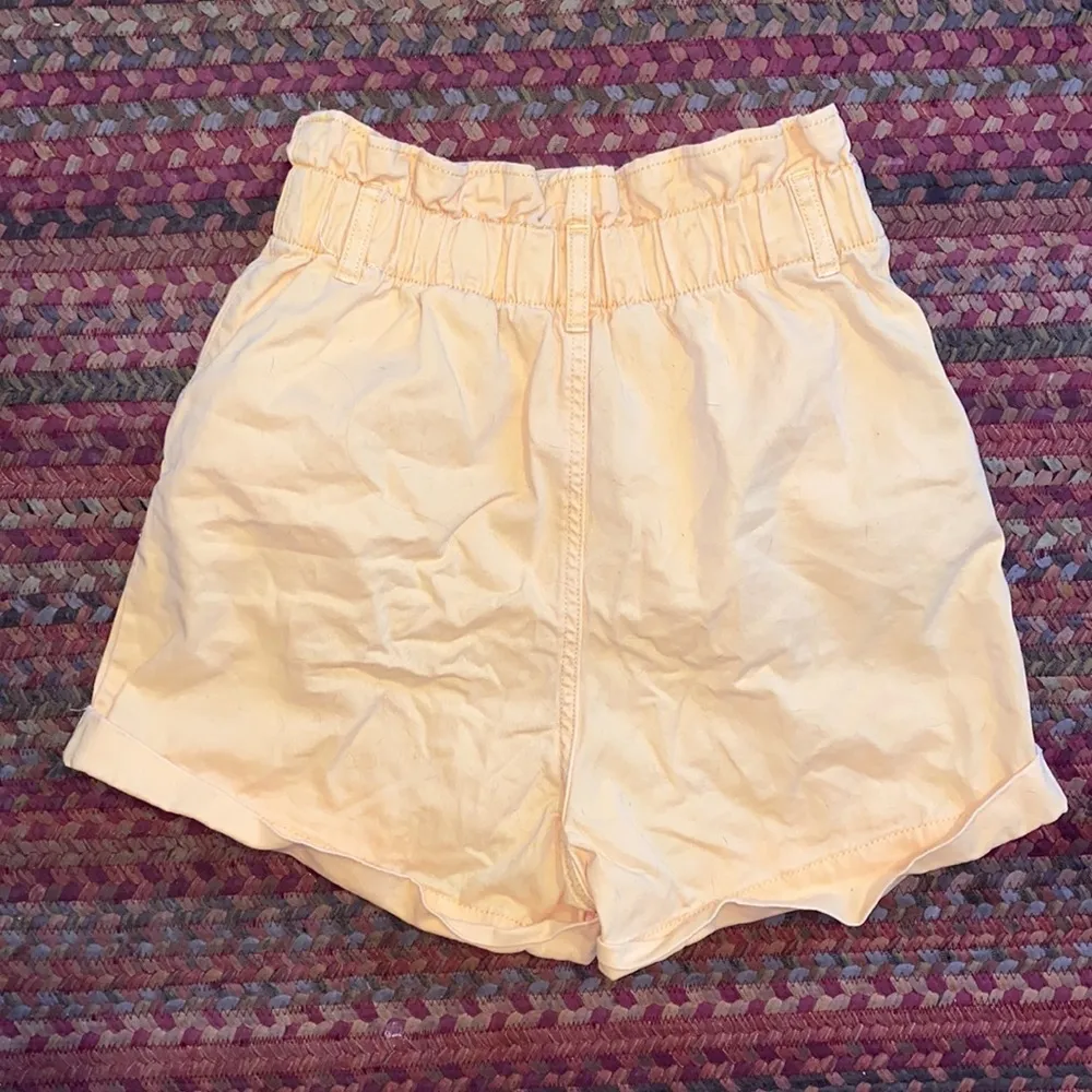 PEACH HIGH RISE PAPER BAG WAIST DENIM SHORTS - Image 4