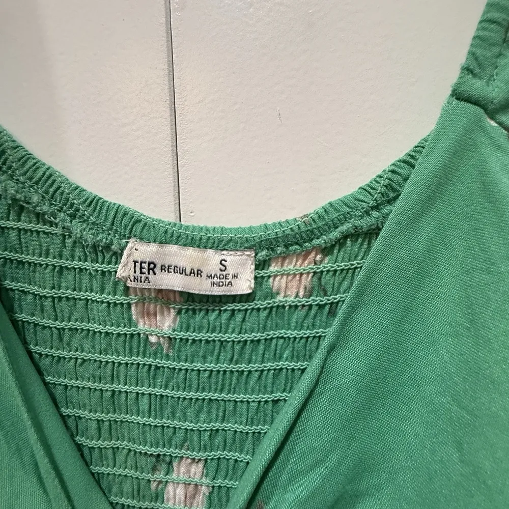 Hollister Midi Dress Green Floral Size SMALL - Image 5