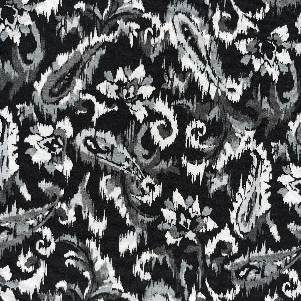 Roaman's NWT Size 22/24 1X Black & White Paisley Print Swing Hem Knit Top Blouse - Image 4