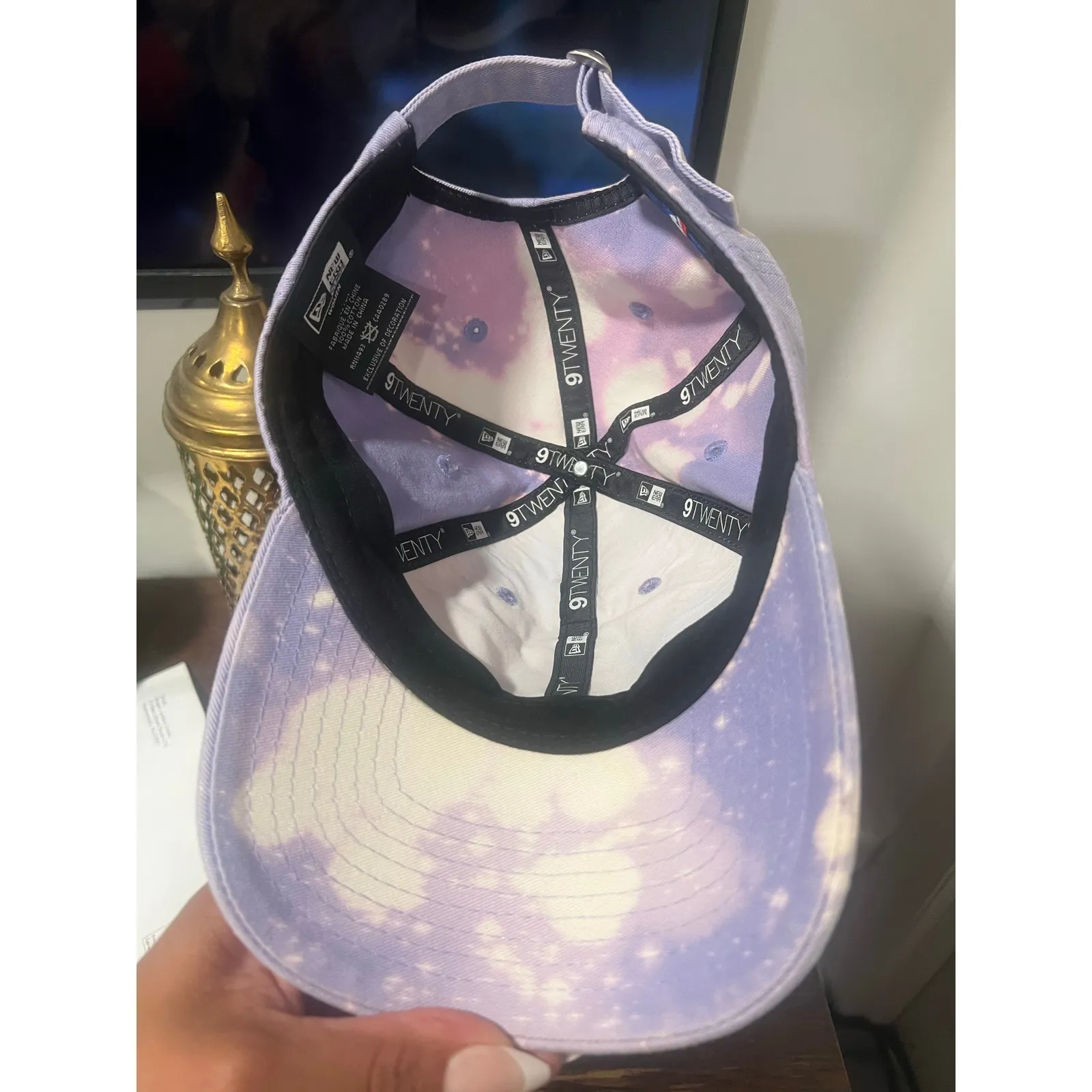 Women’s New Era New York Mets baseball cap in a lavender and white tie - Image 7