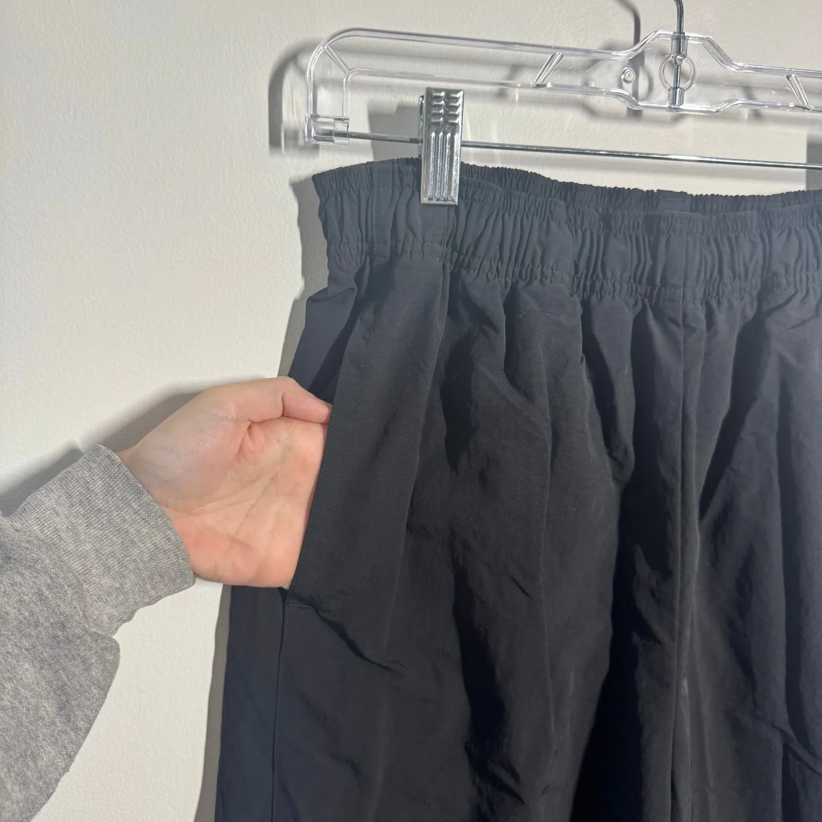 Adidas Sweatpant Women M Black White Fashion High-Waisted Woven Pant Athleisure - Image 3