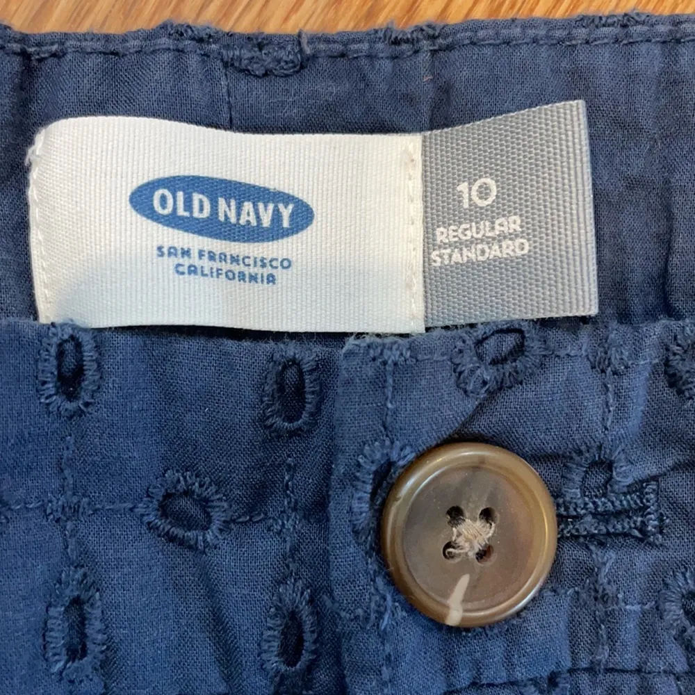 Old Navy blue eyelet lace short size 10 - Image 2
