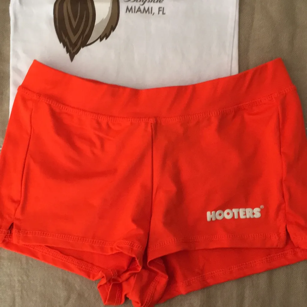 Hooters Girl Worn Sexy Tank & Shorts from Miami FL XSmall & “Noella” Name Tag - Image 4