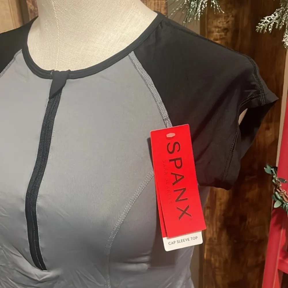 Spanx top womens cap short sleeve UPF50+ cool gray black style SA0115 shirt SzM - Image 41