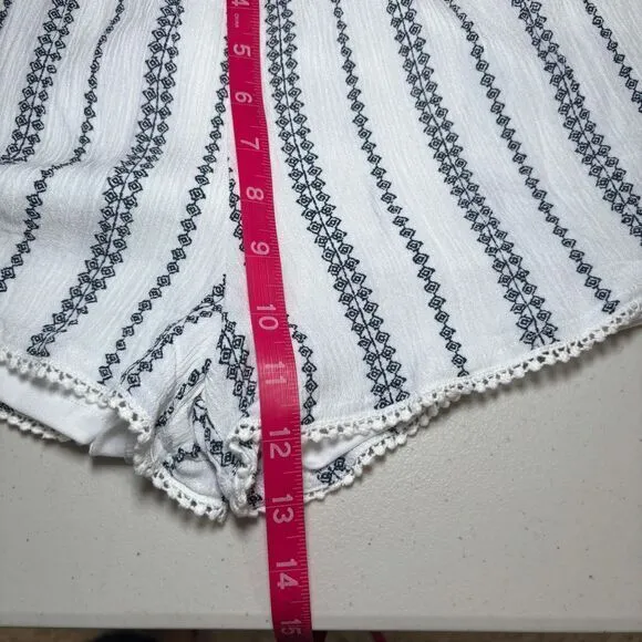 Lulu's See Ya There White‎ Black Striped Off the Shoulder Ruffle Romper Large - Image 9