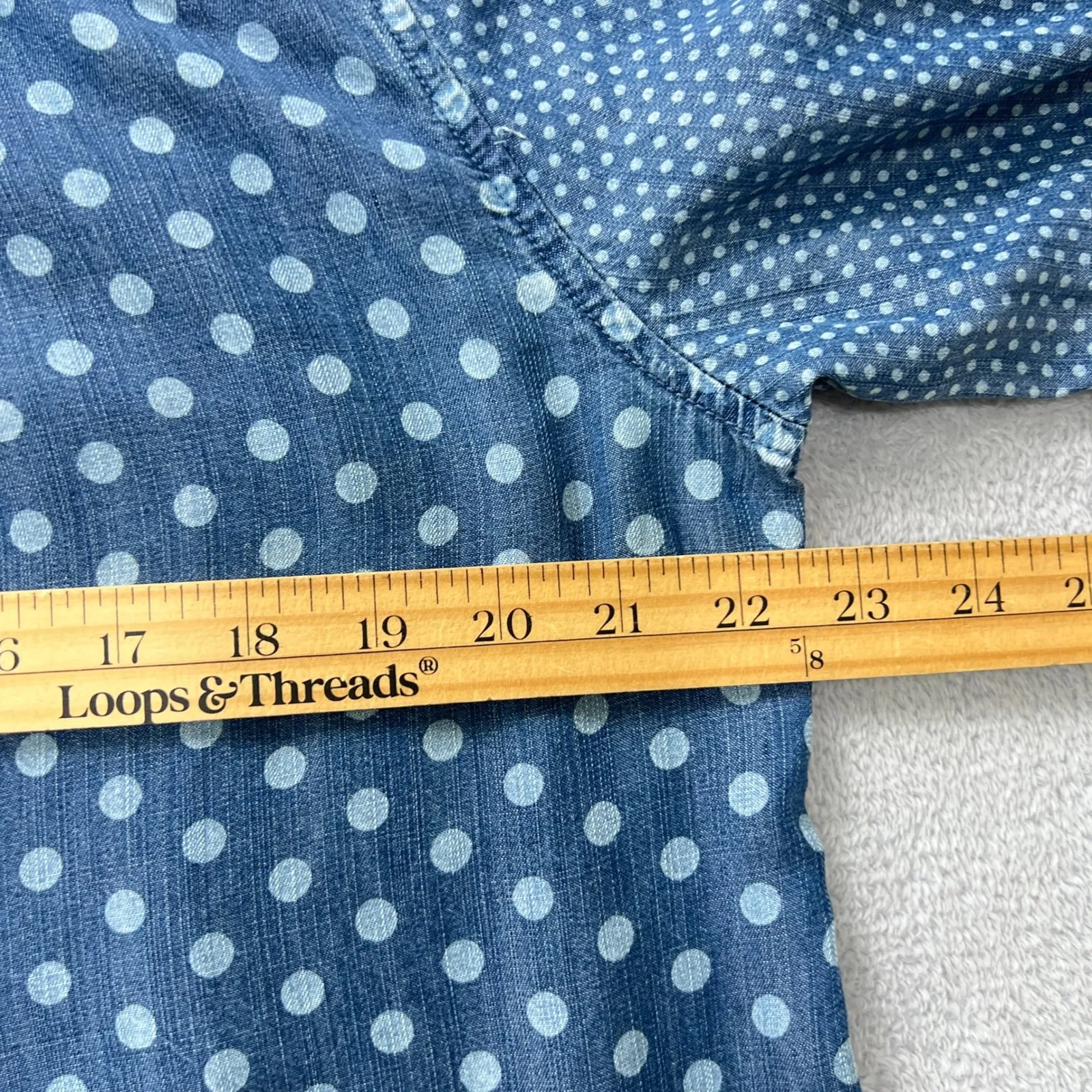 Chico's Blue Polka Dot Chambray Denim Button Down‎ Shirt Womens 2 Relaxed Fit - Image 8