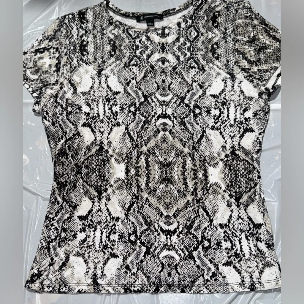 Women’s INC International Concepts Large Snakeskin Print Knit T Shirt Top - Image 3