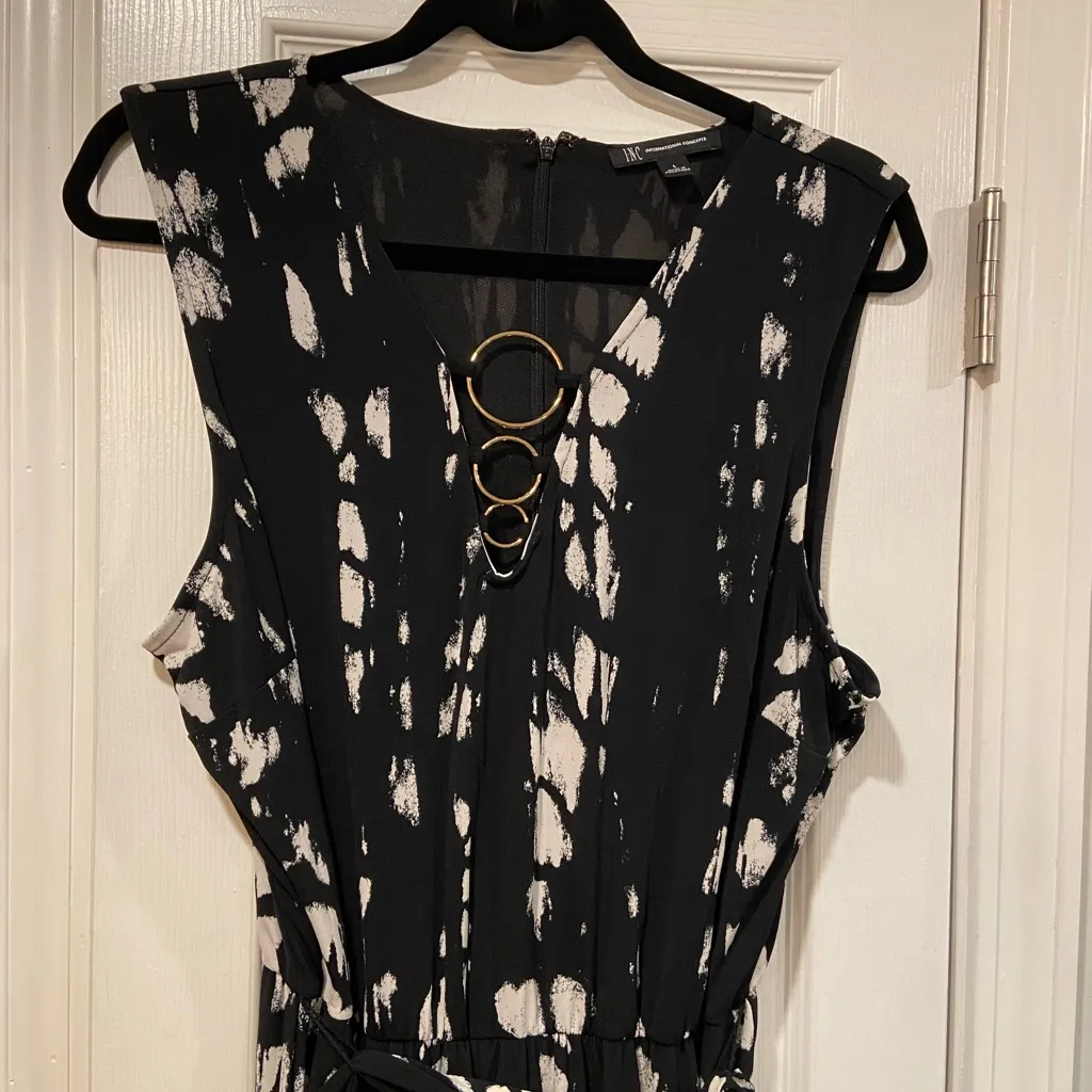 INC Size L Black White Mandala Wide Leg Cropped Jumpsuit Gold Ring Detail Belted - Image 2