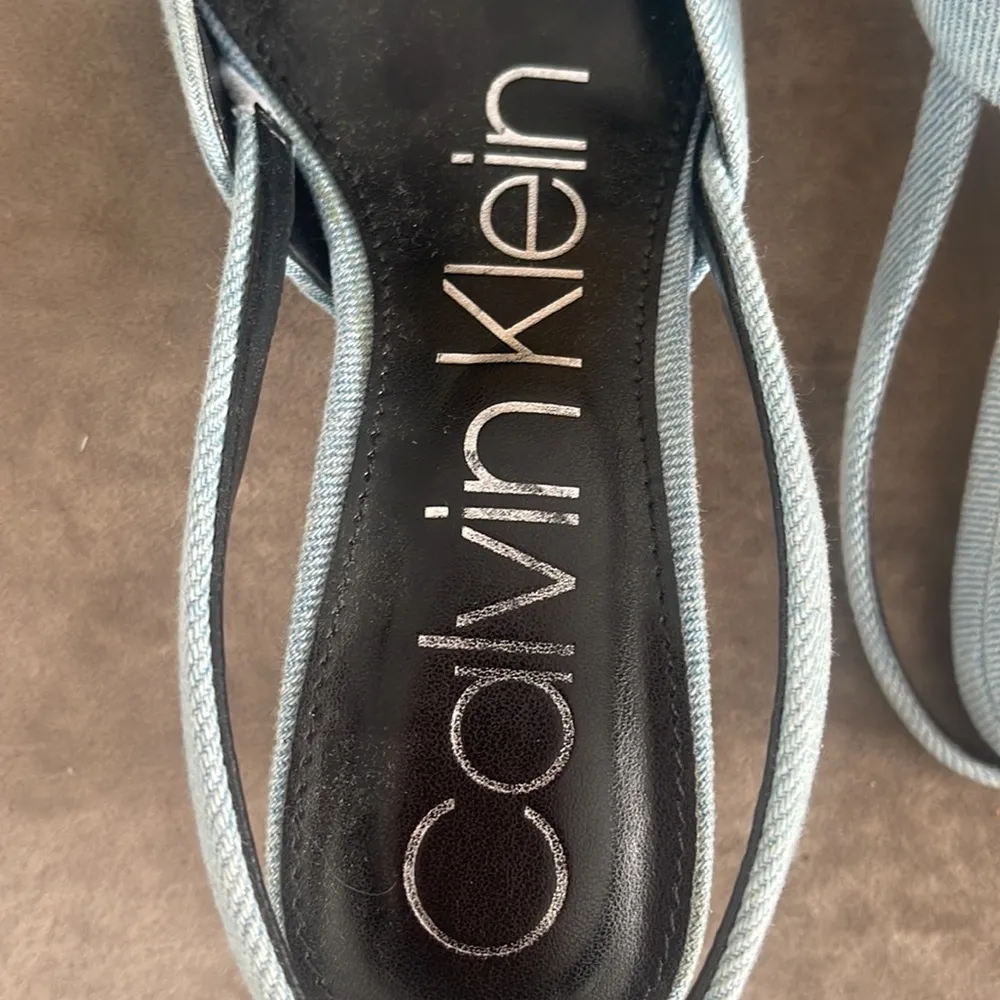 Calvin Klein Coreta Pump sling back. 3 in heel. Color- light denim Size- 5 - Image 8