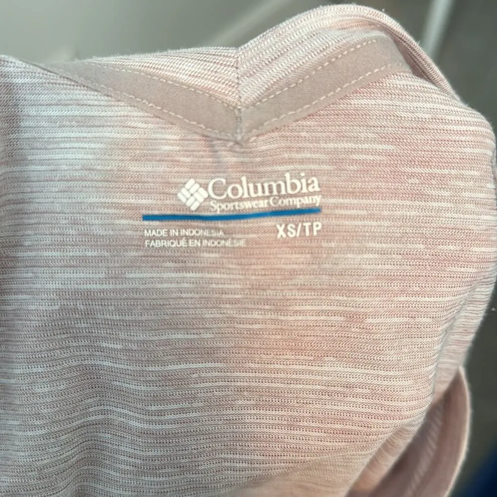 Columbia V-Neck Lightweight Short Sleeve Light Pink Knit Tee Shirt Womens XS - Image 4
