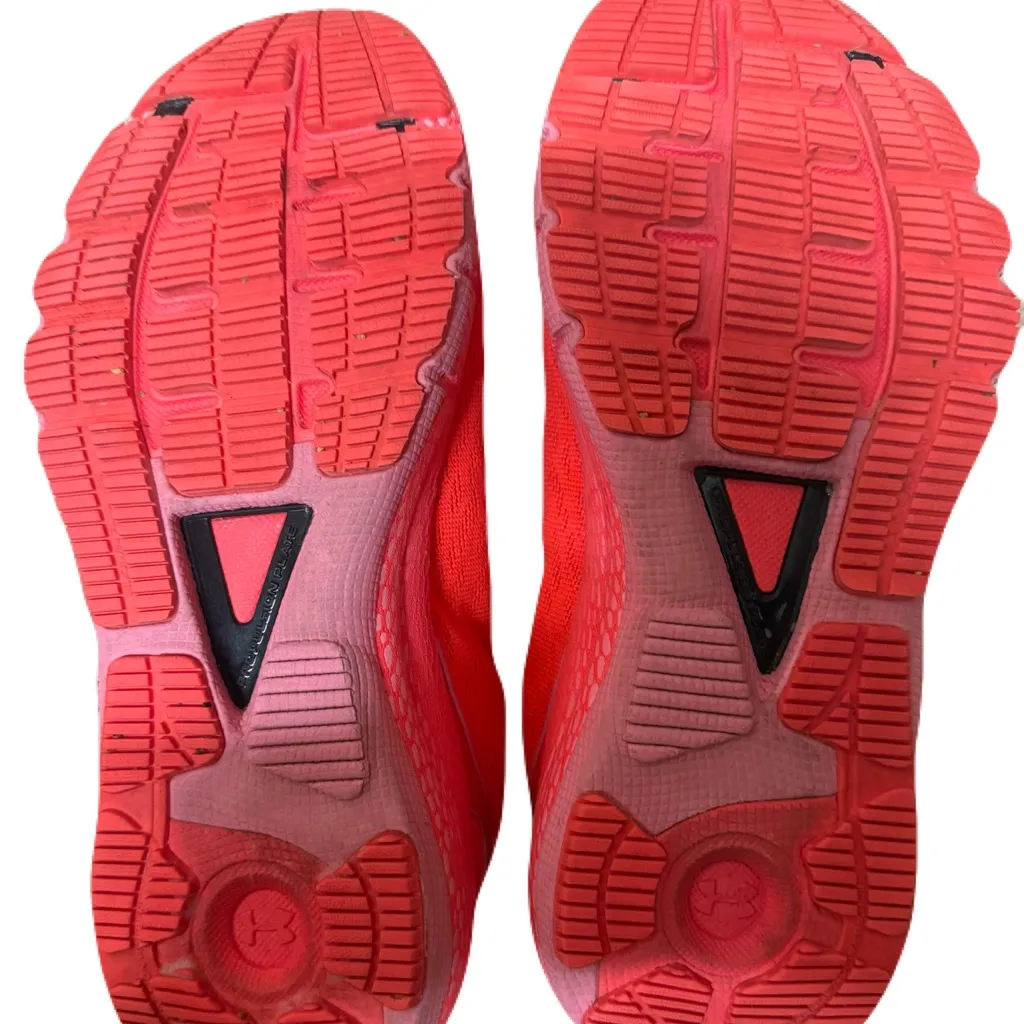 Under Armour- Women's GPS embedded Athletic Shoes - Image 4