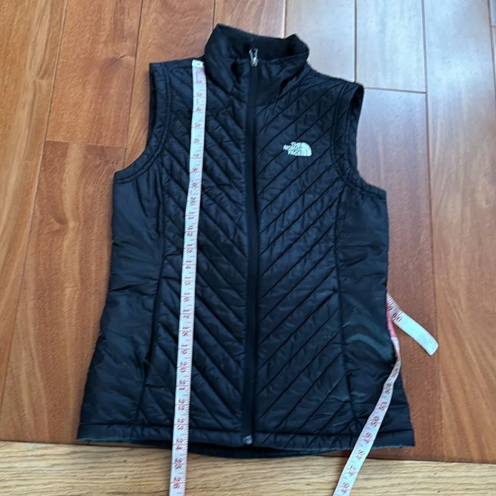The North Face Lightweight black Puffer Vest Size S - Image 10