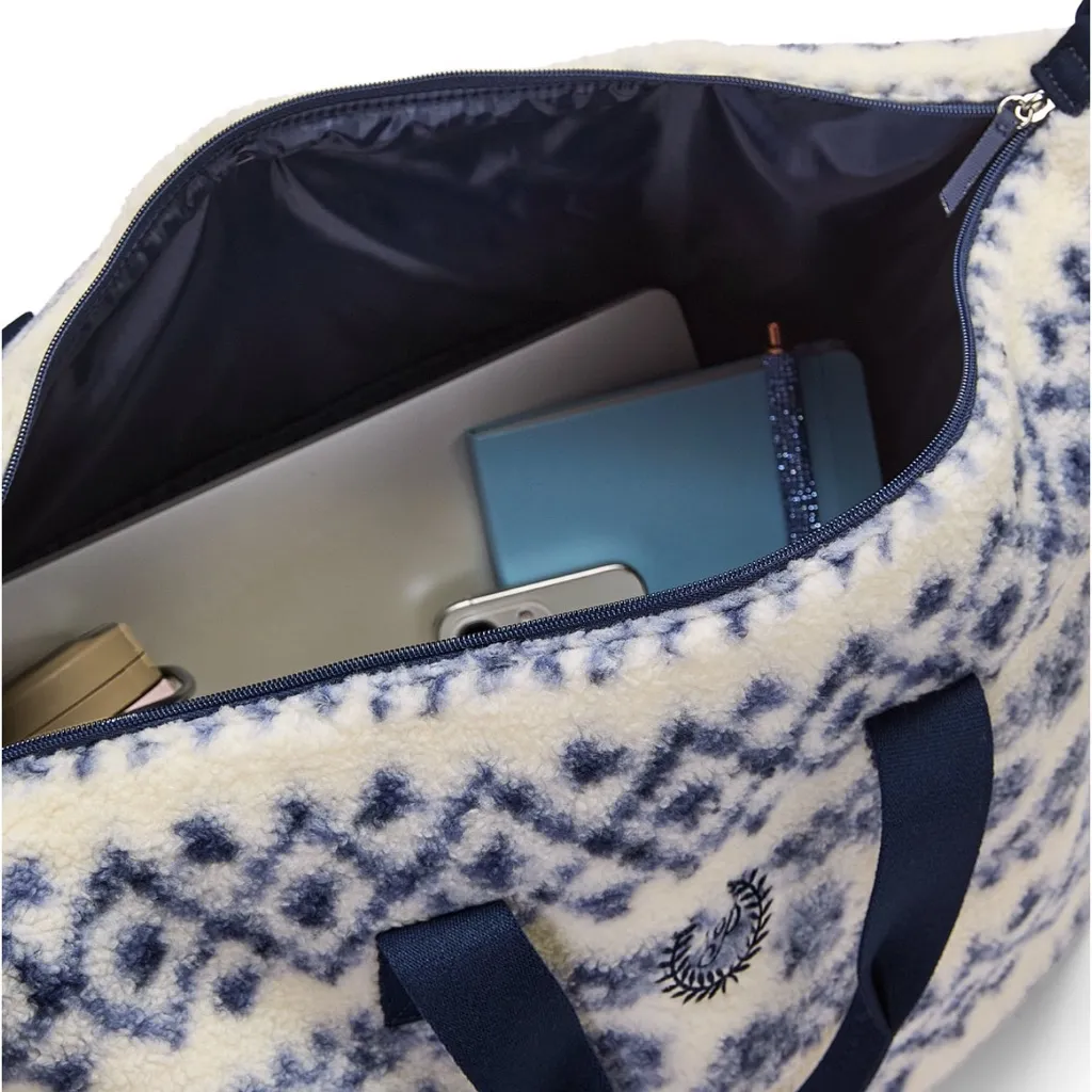 Pink Victoria’s Secret cozy plush weekend bag Navy and Cream Patterned - Image 3