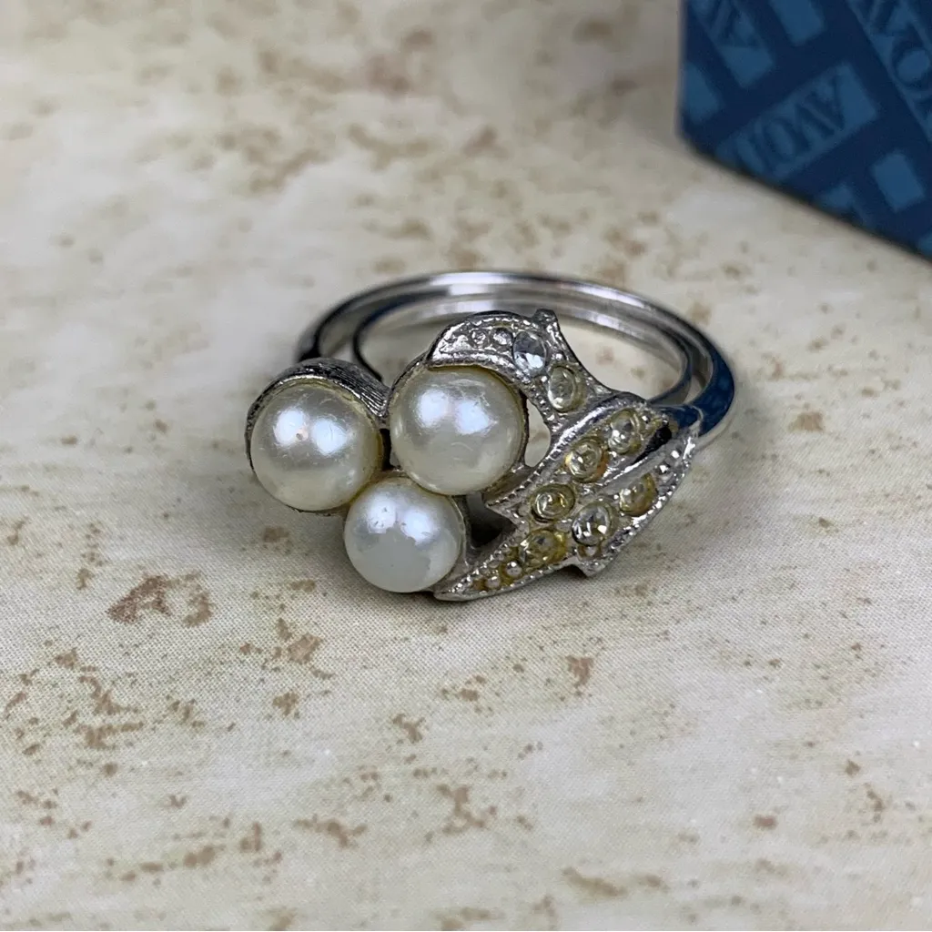 Vintage 70s Avon Evening Splendor Silver Ring Faux Pearl Rhinestone Adjustable - Image 5