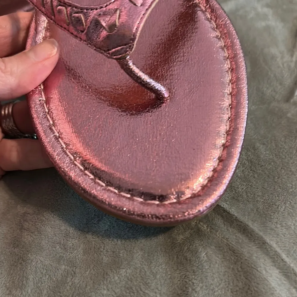Jack Rogers Metallic Pink Sandals Classic Design - Image 9