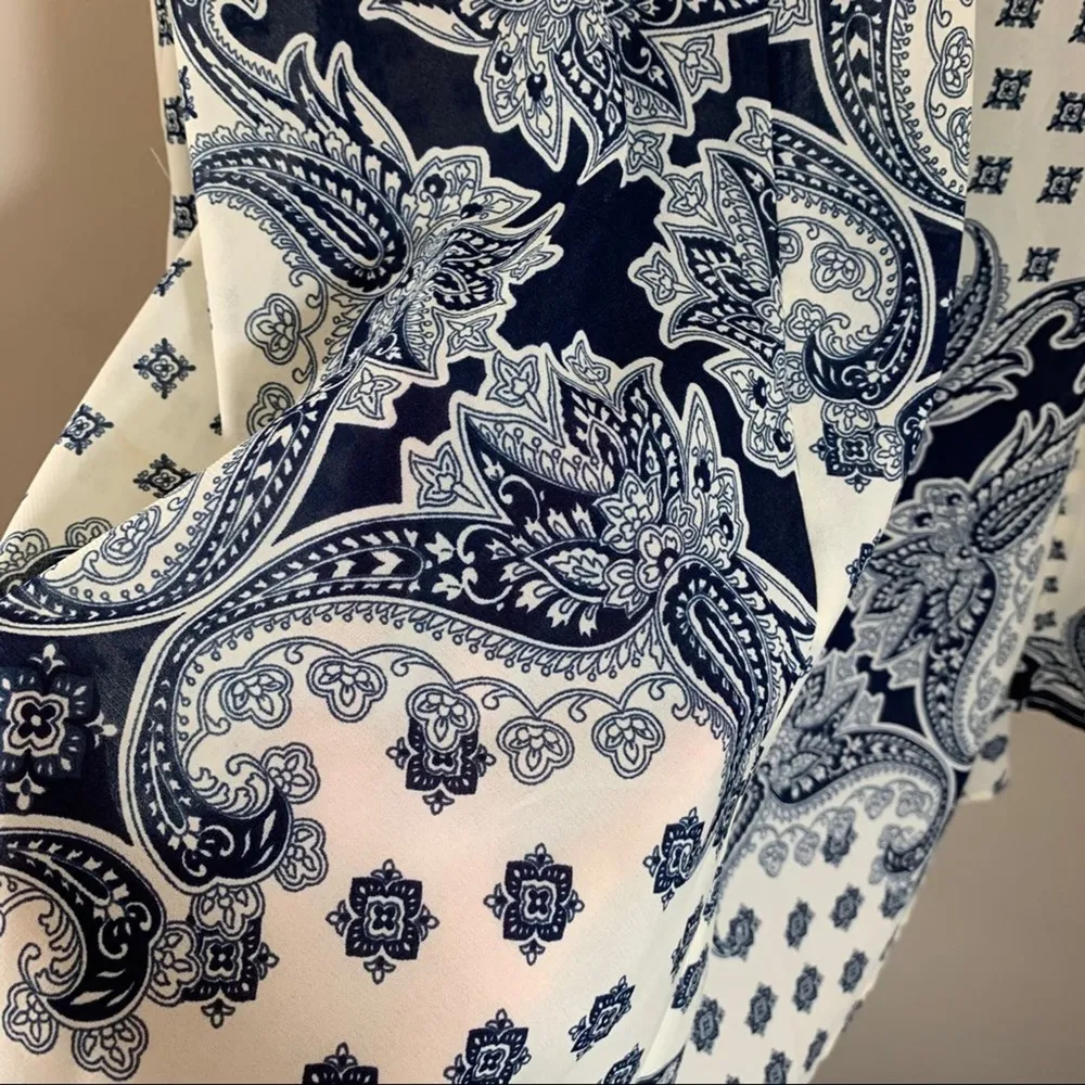 Glamorous Paisley Blue/Cream Sleeveless Dress - Image 6