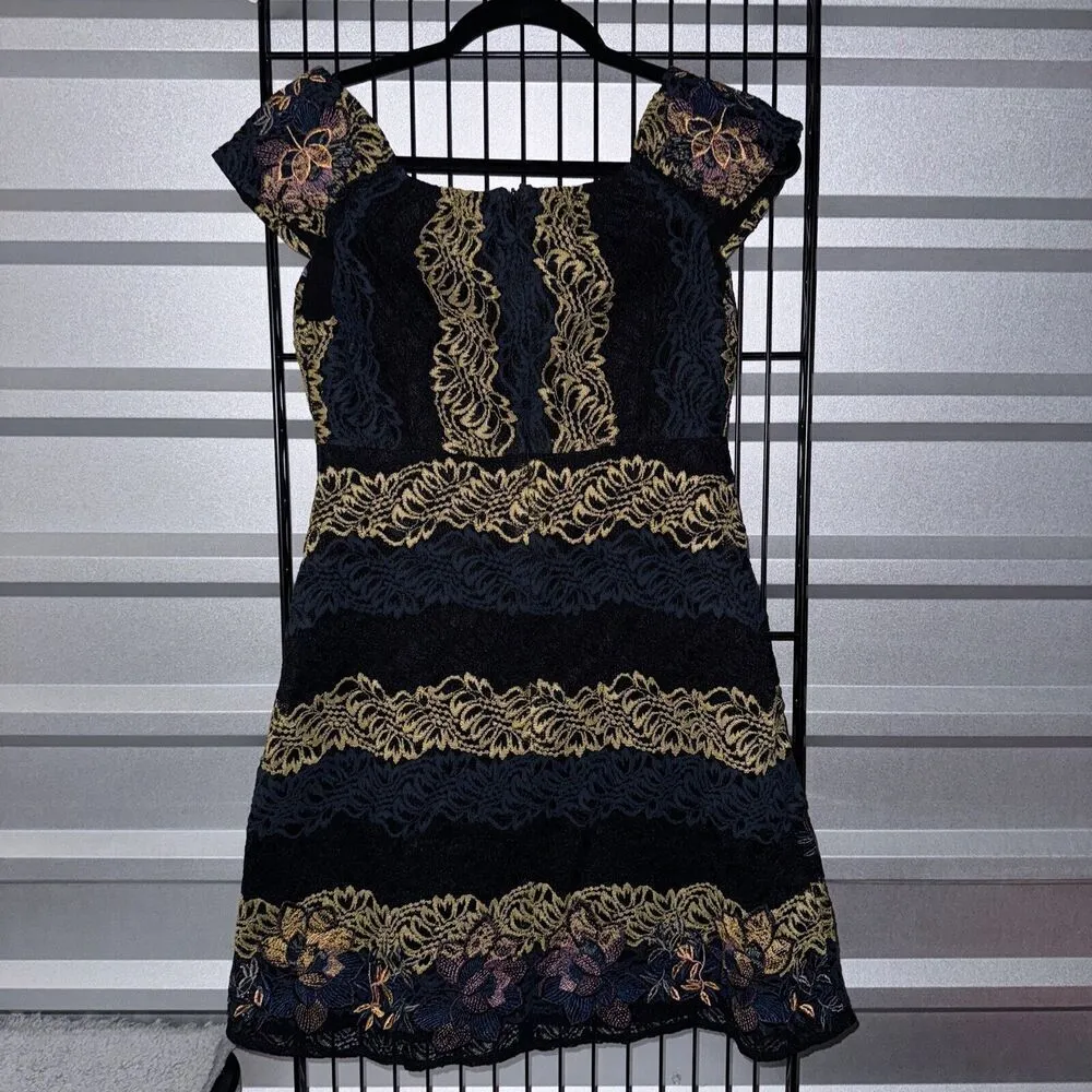 NWT Foxiedox off shoulder Lace Mini Dress Floral Embroidered Size Med - Image 4