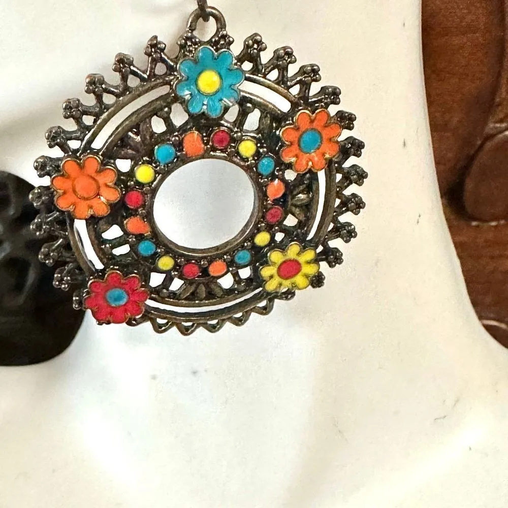 Ava and Grace circle flower earrings - Image 4