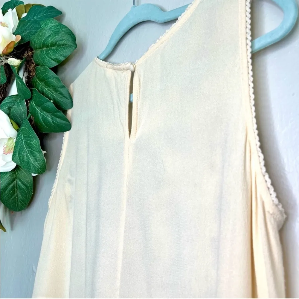 Urban Outfitters Umgee Embroidered Floral Peasant Tank M - Image 13