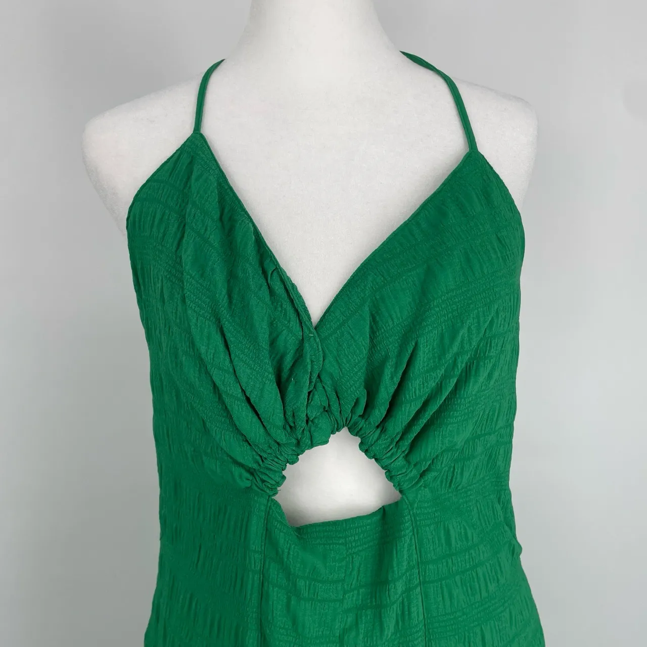 Showpo Resort Wear Emerald Green Cutout Quiet Luxury Floor Length Maxi Dress 12‎ - Image 7