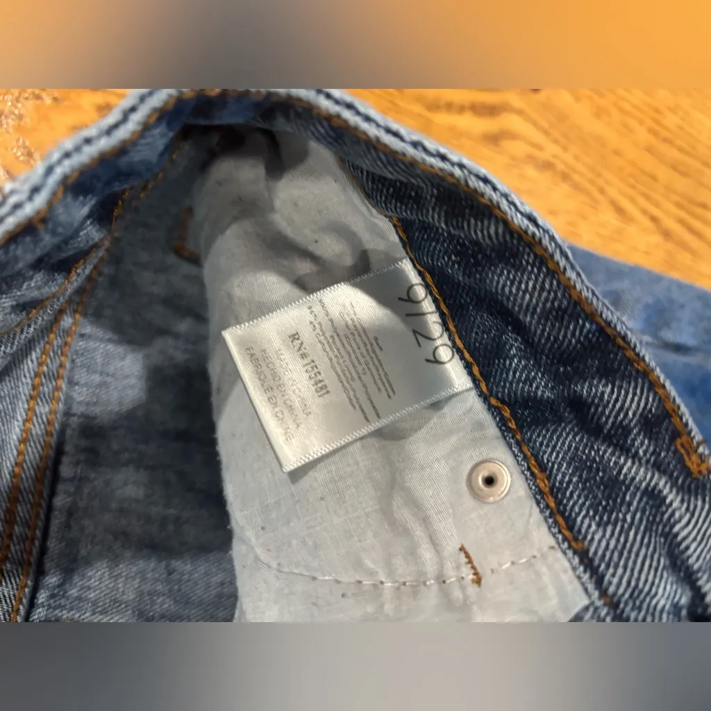 Simple Society Super High Rise Baggy Med Wash Mom Jean - 9/30 - Image 4