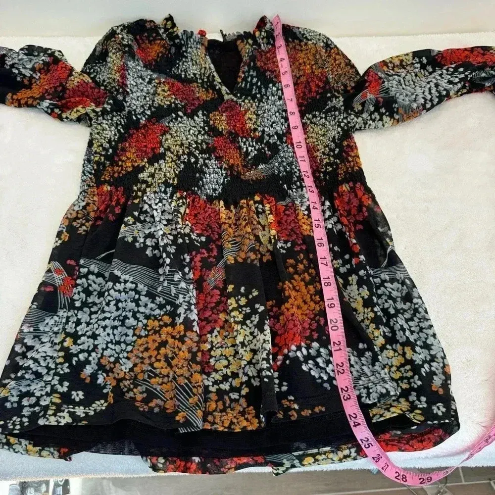 Anthropologie Akemi + Kin Adria Smocked top Floral Blouse sise XS - Image 7