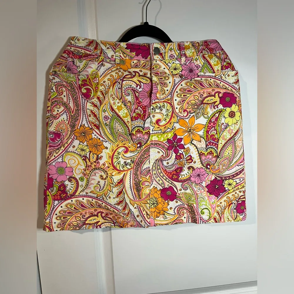 Croft & Barrow Classic Fit Stretch Cotton Pink Paisley Neon Floral Skort Size 4 - Image 2