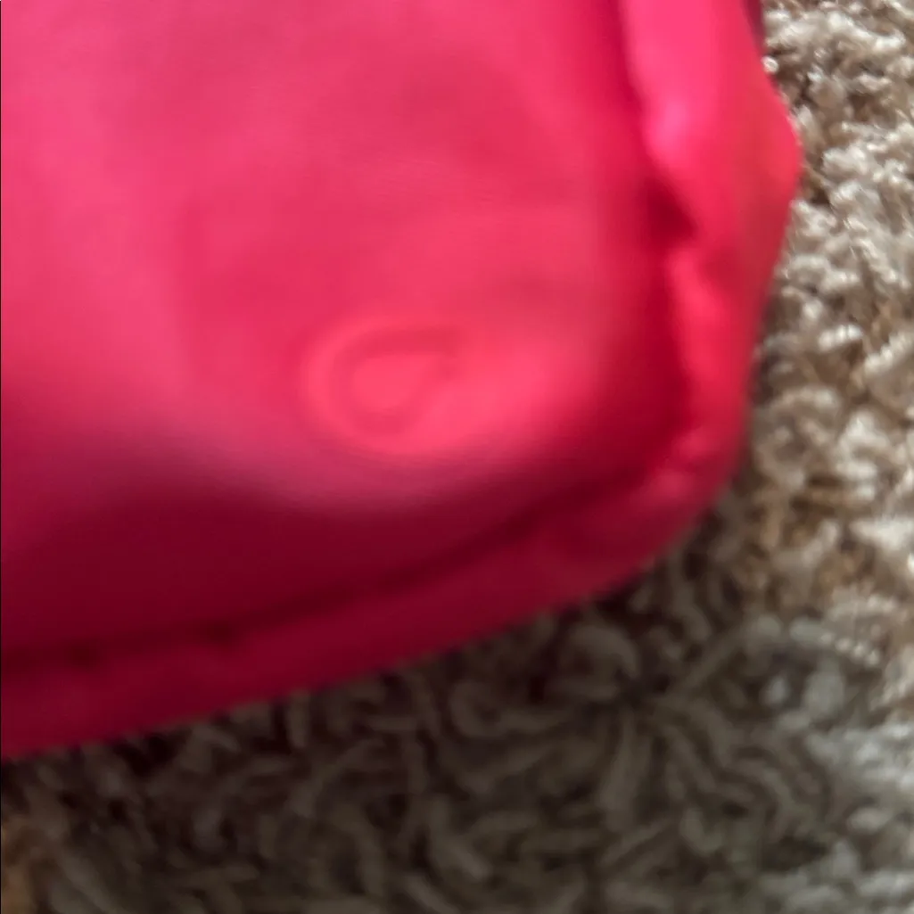 GAPFit belt bag red pink unisex - Image 3