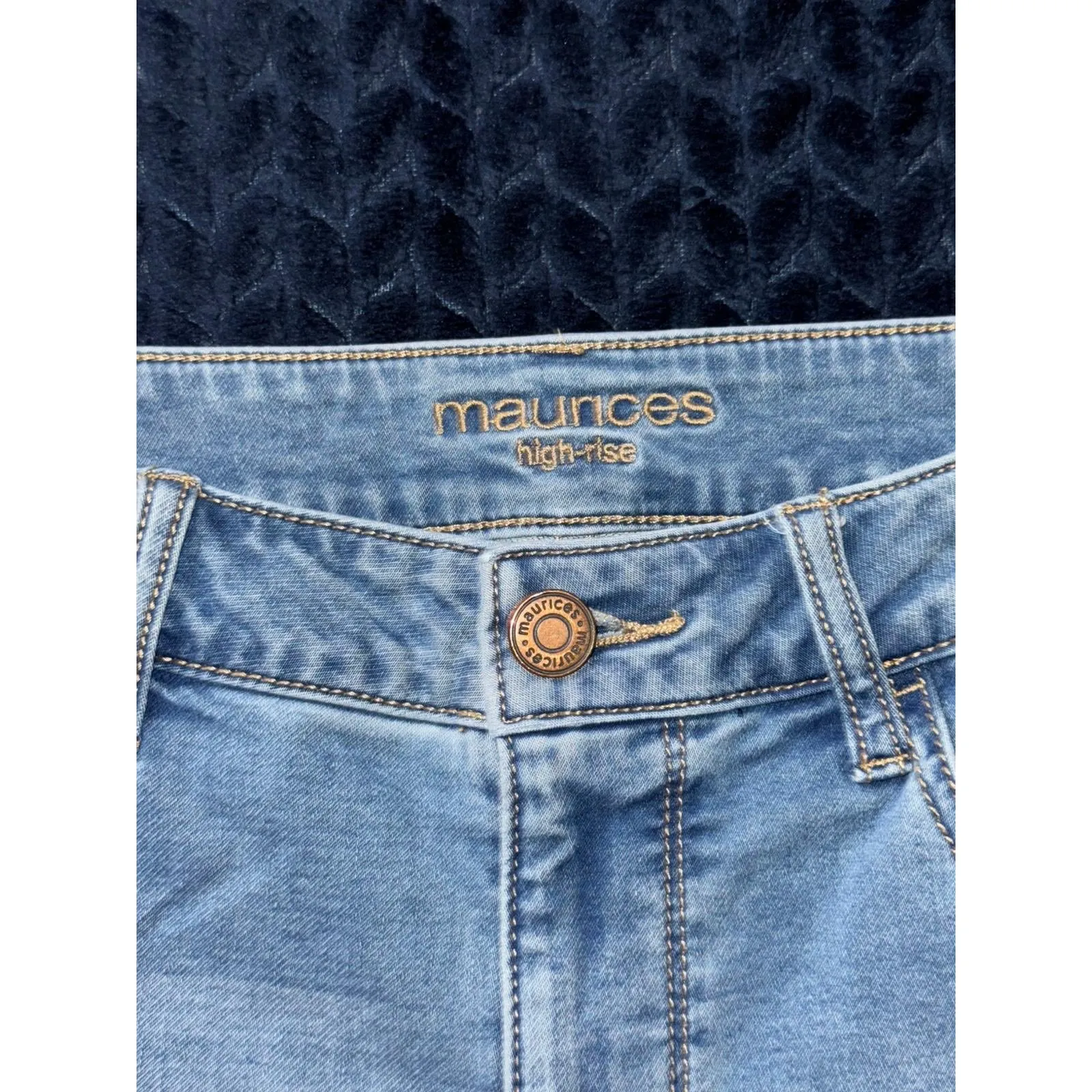 Maurices Women's‎ High-Rise Ripped Distressed Skinny Jeans Light Wash Denim M - Image 3