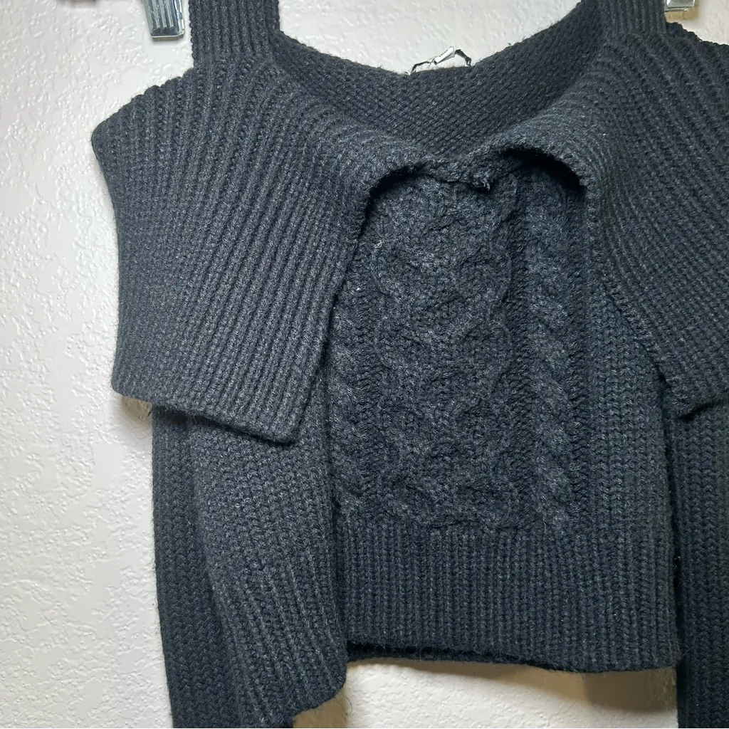 Moon River Anthropologie Off the shoulder cable knit cropped black sweater small - Image 2