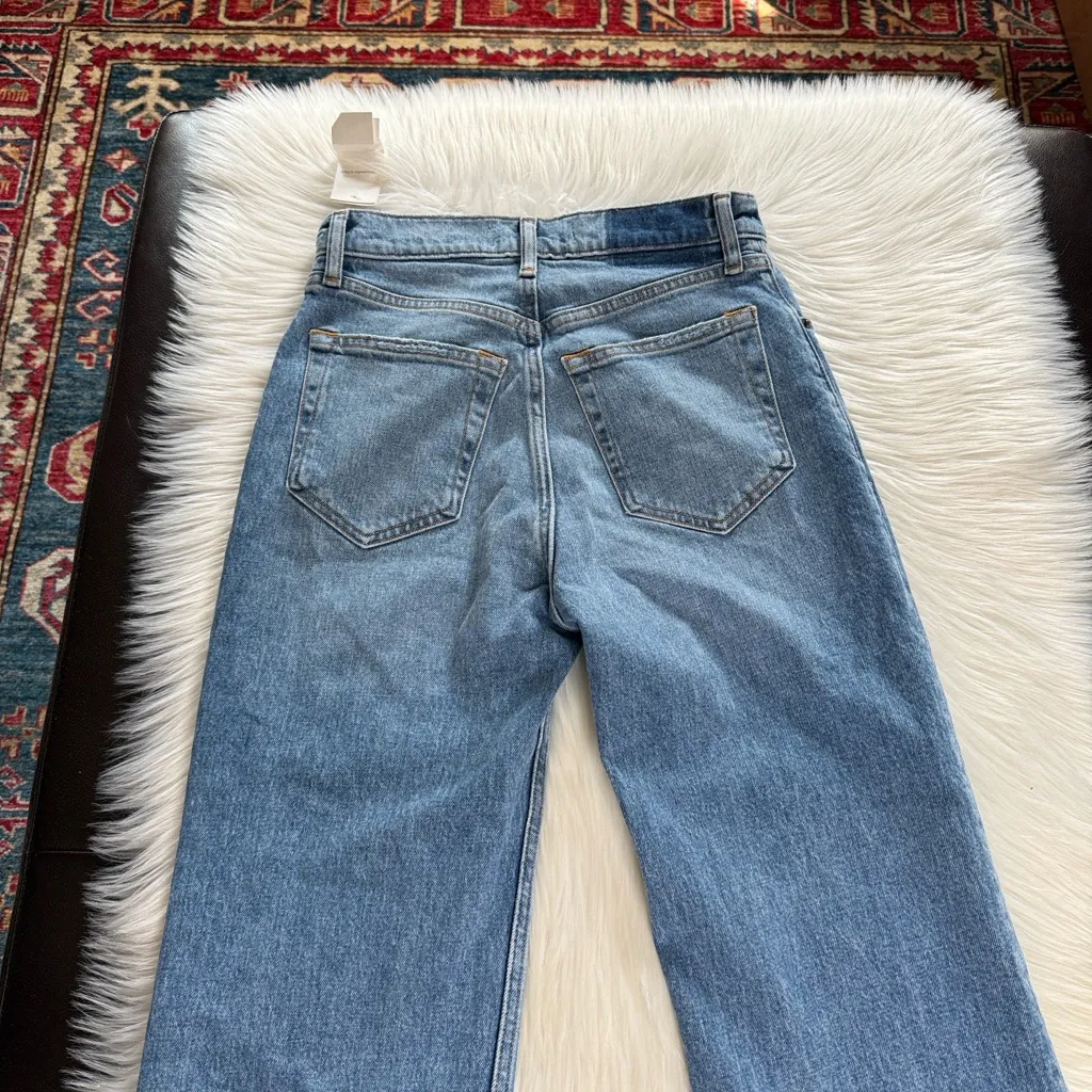 Abercrombie The 90’s Relaxed High Rise Jeans - Image 8