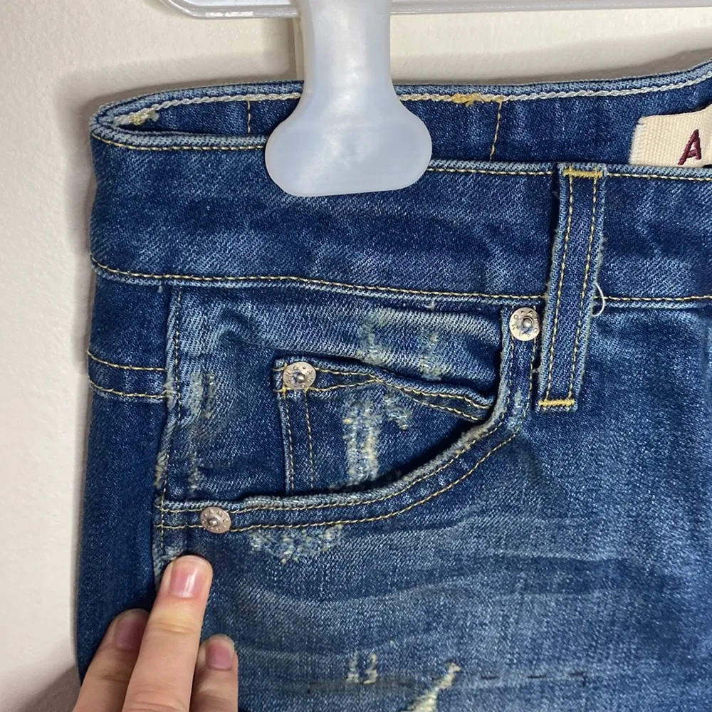 Amo cropped slim fit high rise distressed jeans with stitch detail size 26 - Image 100