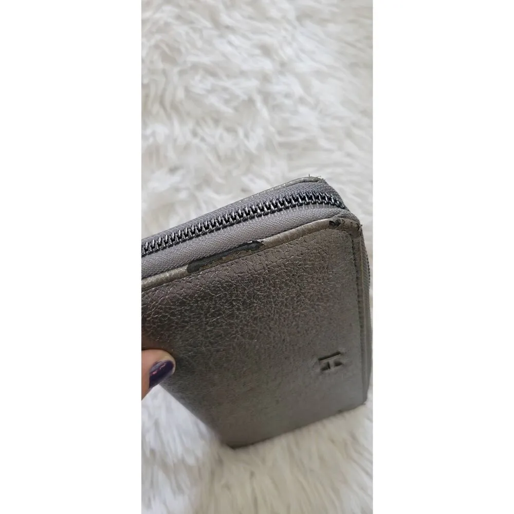 H by Halston Large 8x4 Metallic Silver Pebbled Wallet - Image 2