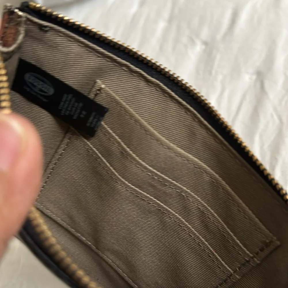 Fossil Leather Clutch/Wristlet - Image 3