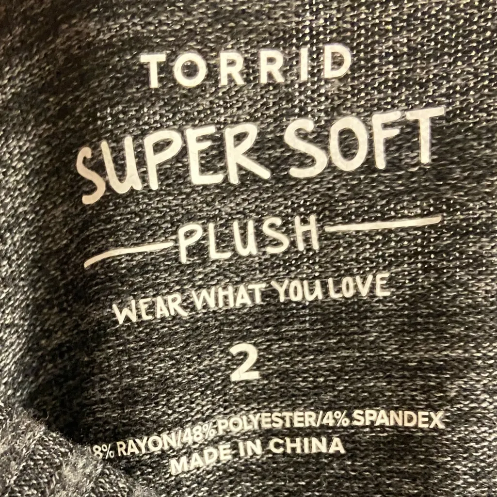 Torrid super soft plush Off shoulder charcoal grey sweater 2X - Image 6