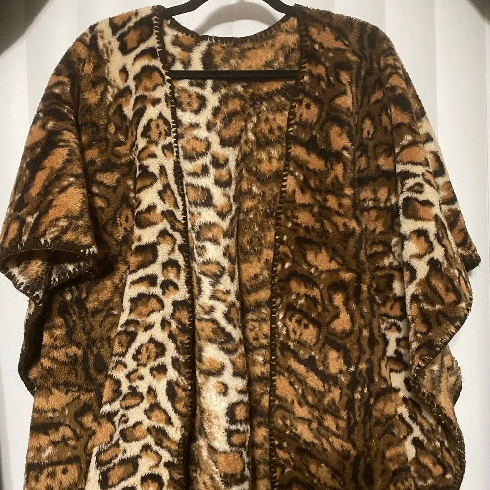 Animal print throw on heavy material - Image 6