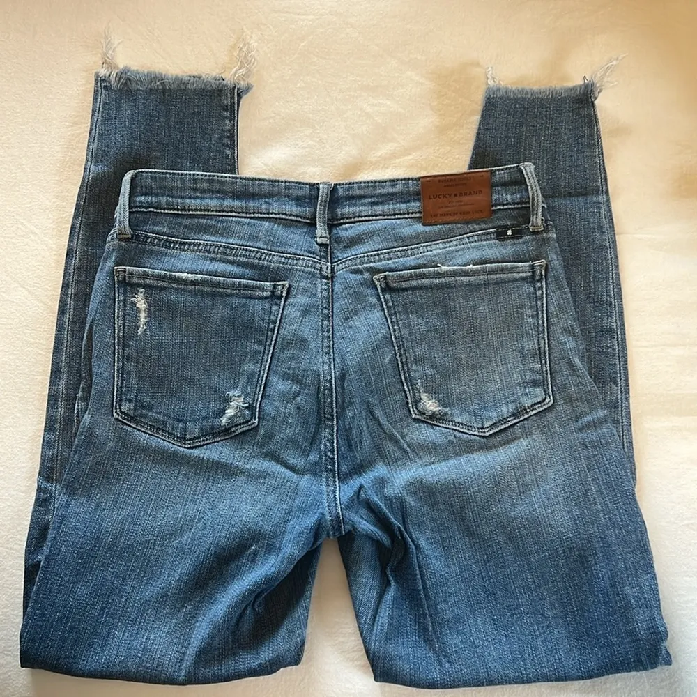 Lucky Brand Ava crop jeans. Size 6/28 - Image 2