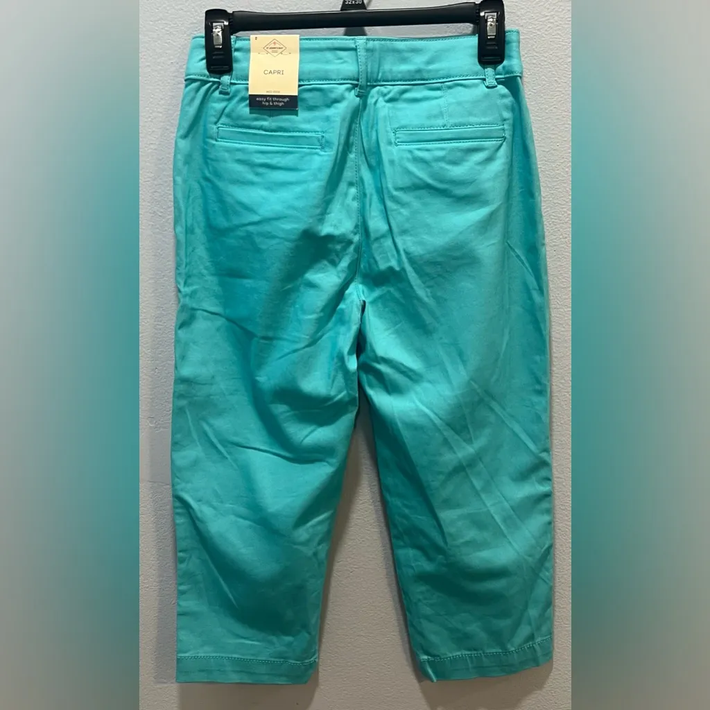 NWT Saint Johns Bay Capris - Image 6