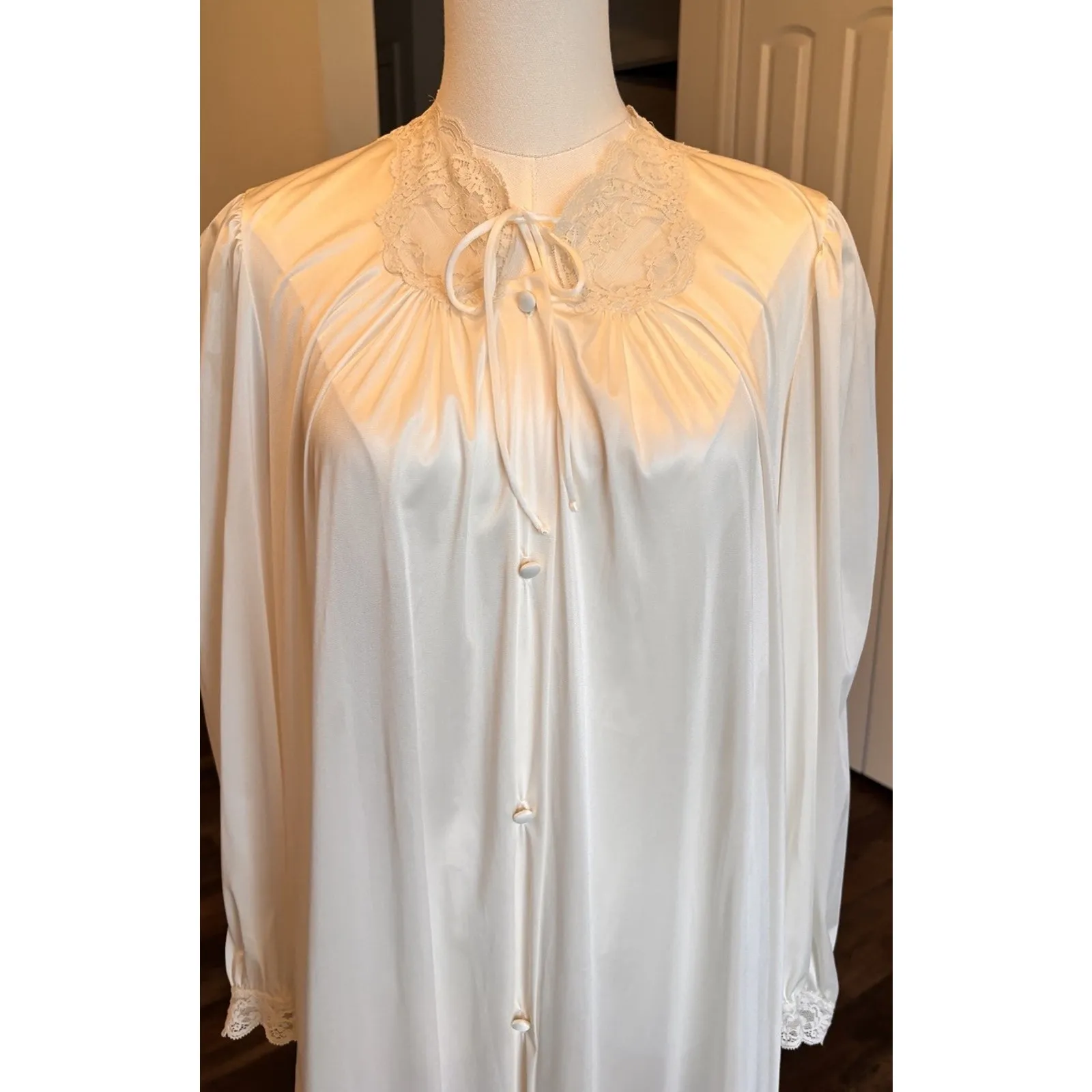 Vtg JC Penney's Misses Large Silky Nylon Ivory Long Vintage Robe 5076P Cottage Size undefined - Image 2