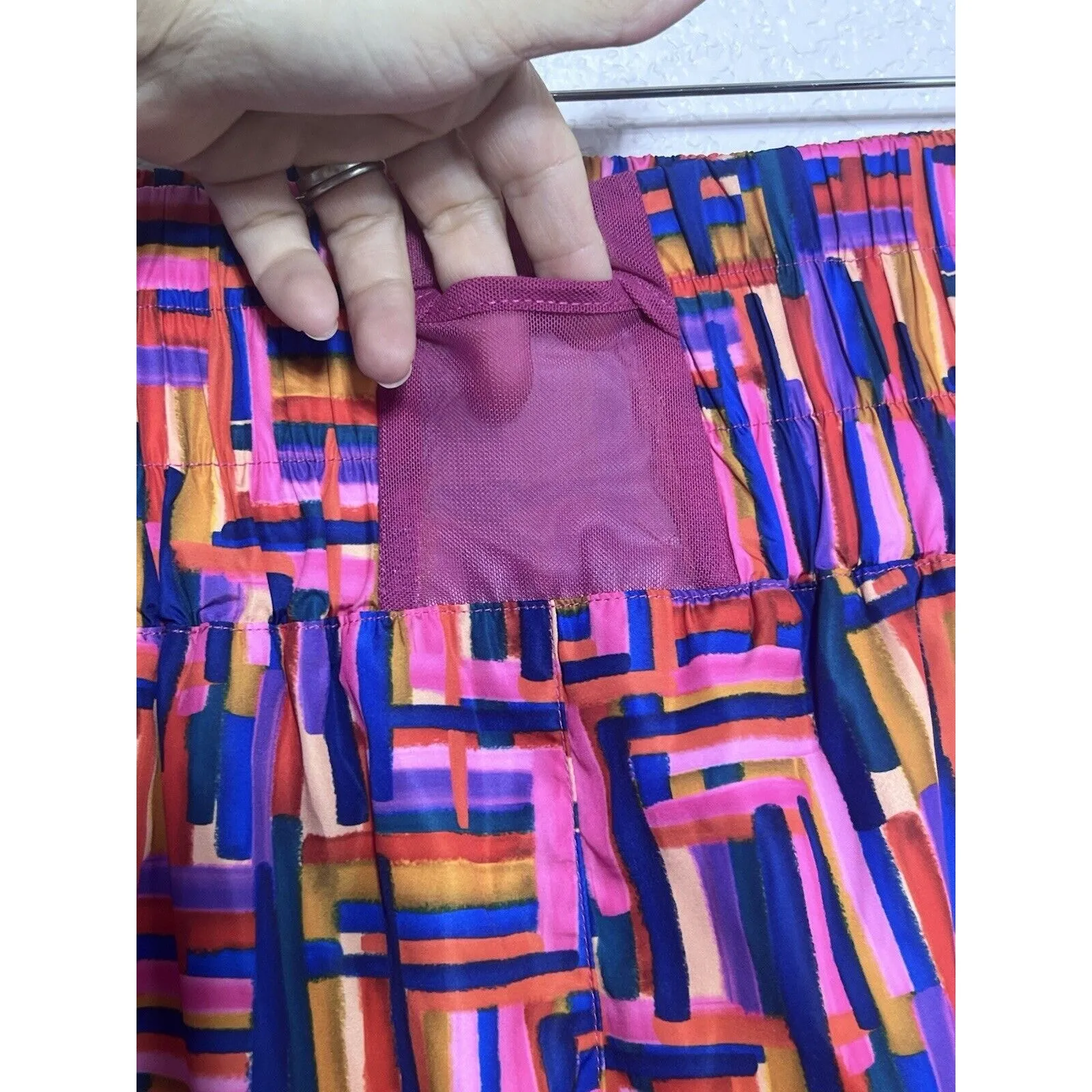 SSYS the label Small Shorts Neon Geometric Smocked High Waist Running NWOT Size M - Image 4