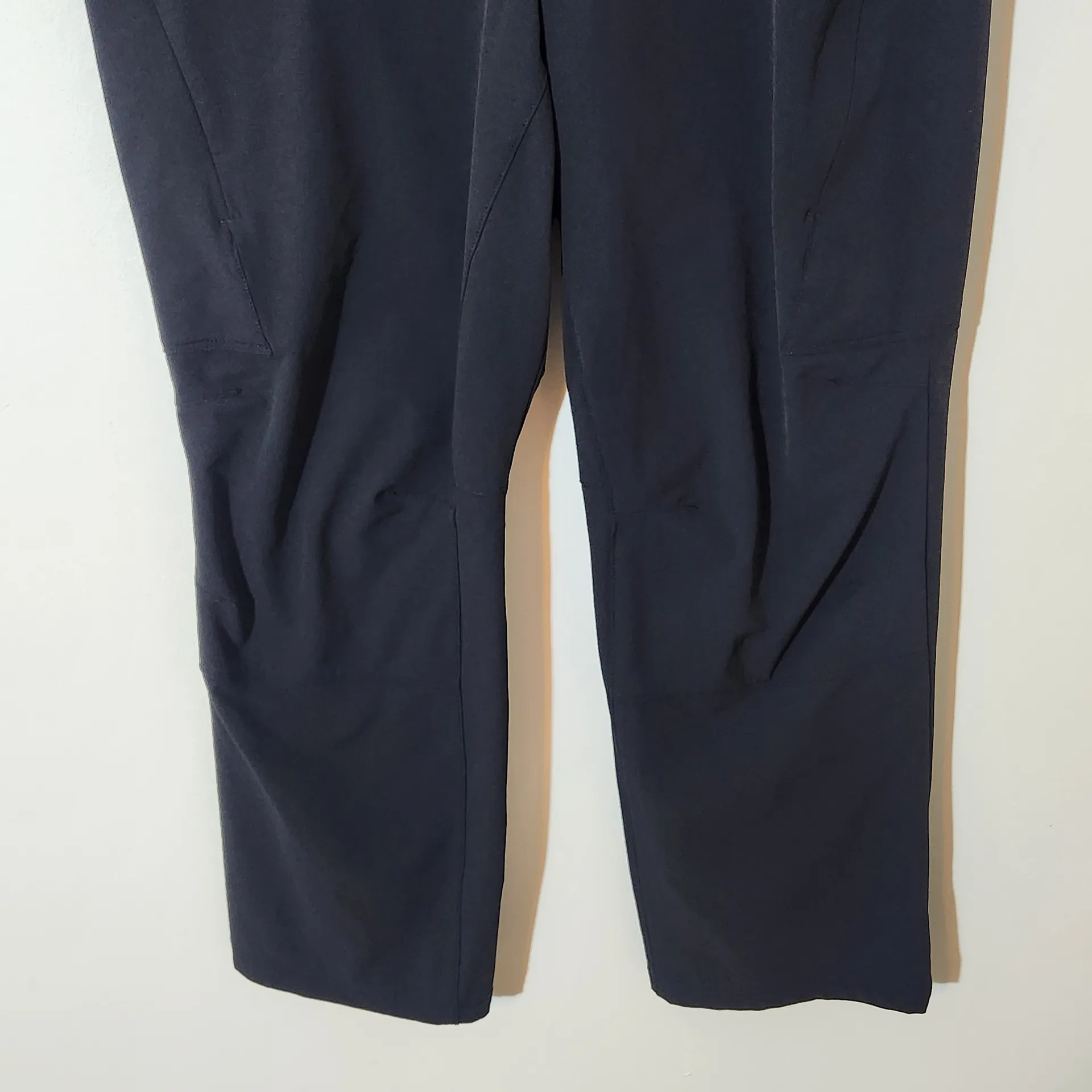 Duluth Women's Flexpidition Bootcut Black Pants Size 16 - Image 4